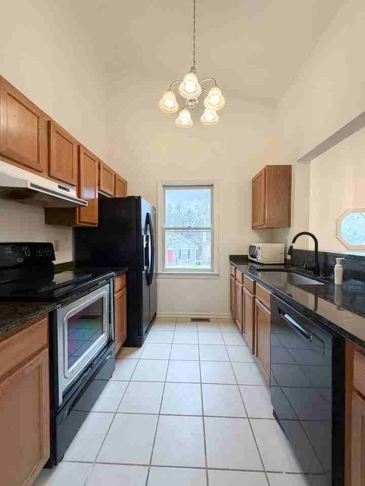 352 Chase Pl - Photo 6 of 18