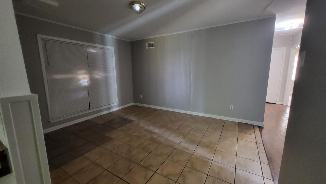 4697 Grecco Dr - Photo 3 of 11