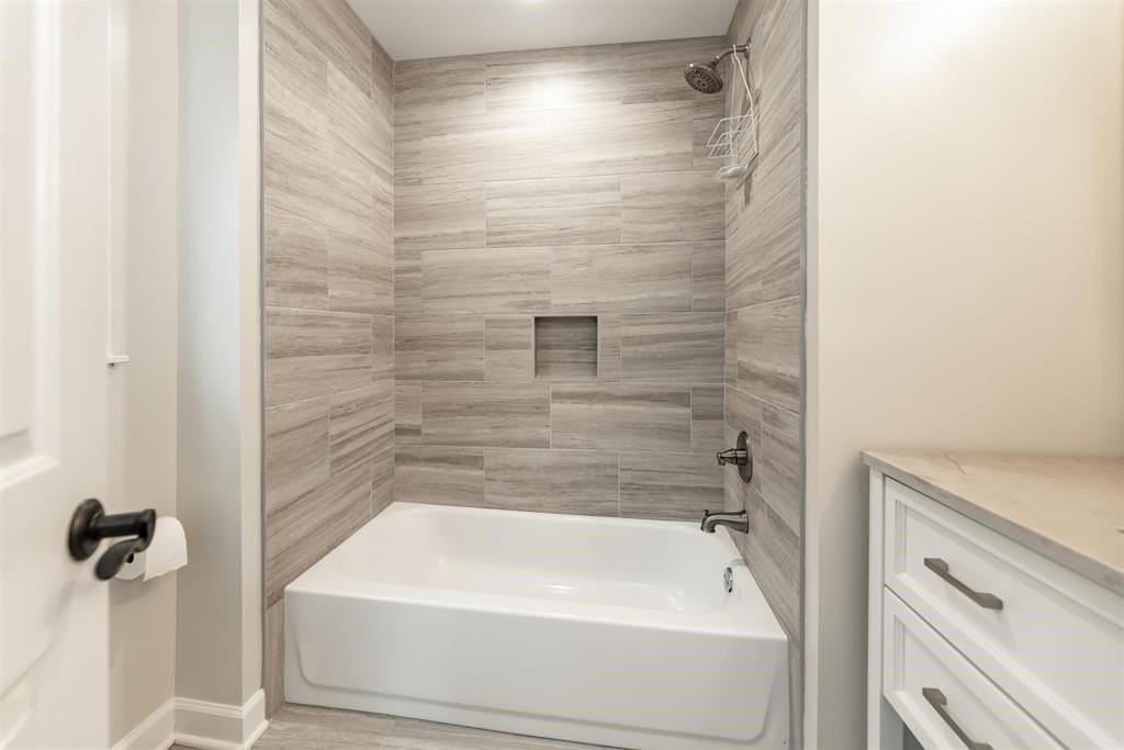 8441 Dogwood Rd - Photo 5 of 25