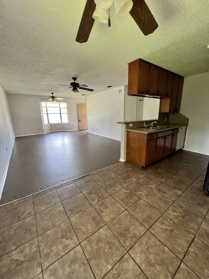 15122 County Road 195 #15122 - Photo 2 of 7