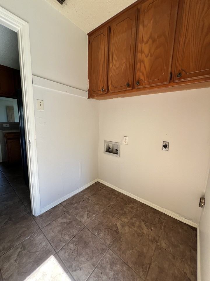 15122 County Road 195 #15122 - Photo 4 of 7