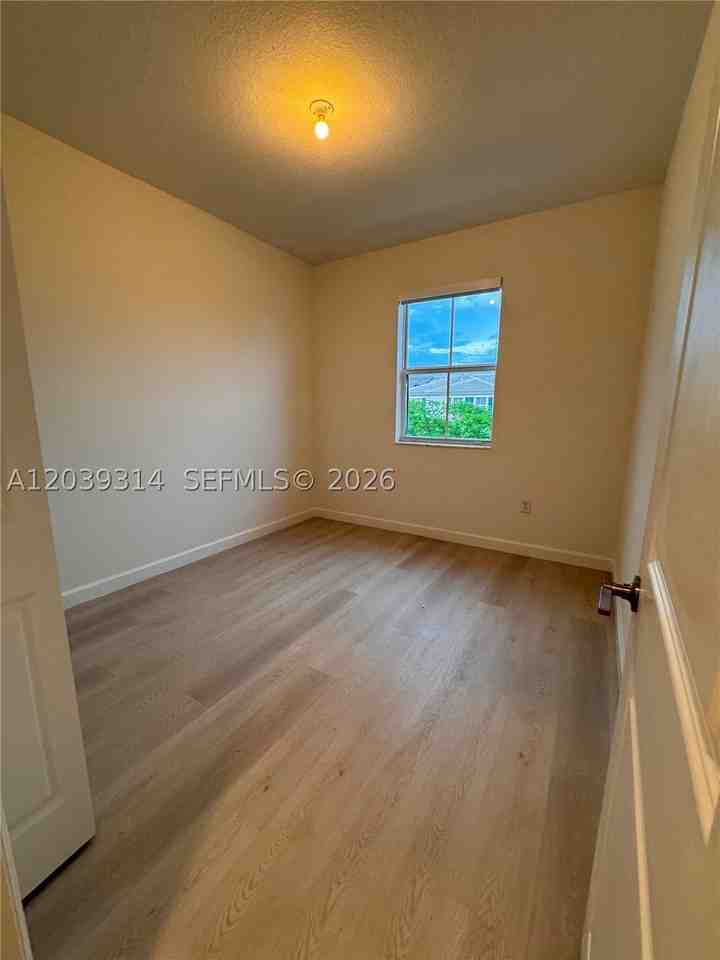 1810 Se 26th Ter #1810 - Photo 6 of 20