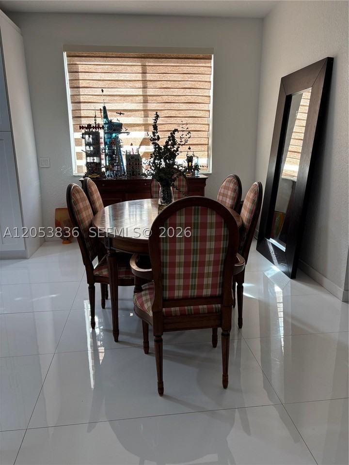 1362 Canary Island Dr - Photo 5 of 12