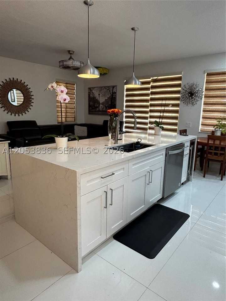 1362 Canary Island Dr - Photo 7 of 12