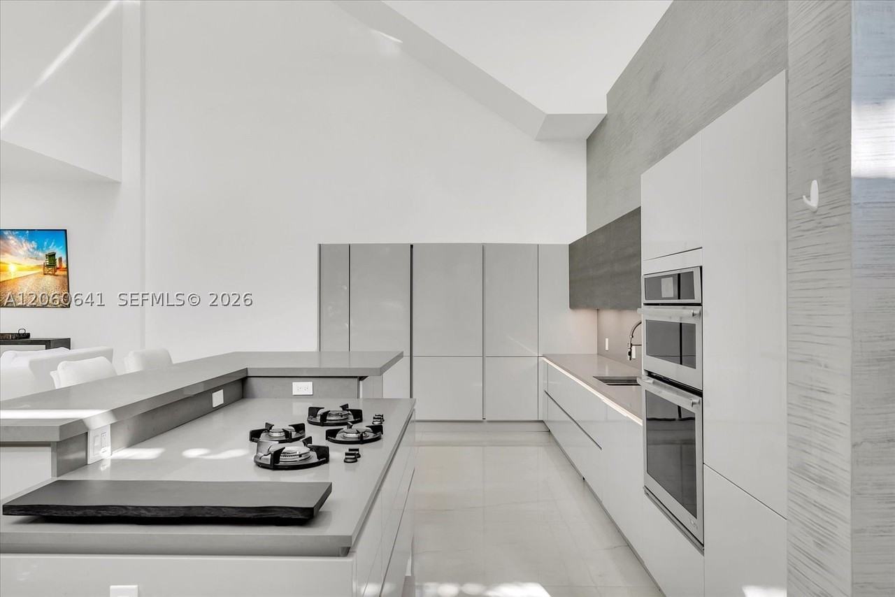 7830 Atlantic Way - Photo 4 of 34