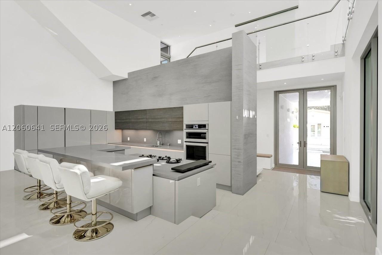7830 Atlantic Way - Photo 6 of 34