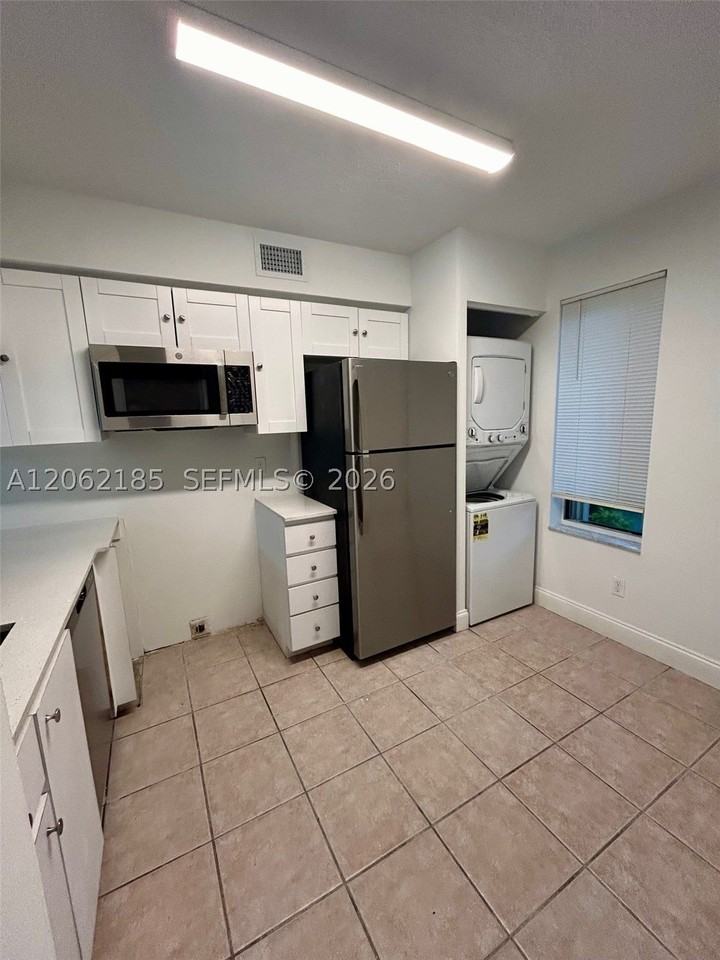 1186 Coral Club Dr #1186 - Photo 4 of 9