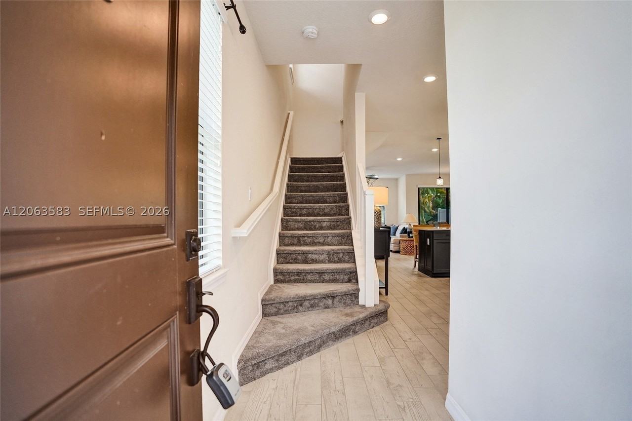 8193 Cinch Way - Photo 5 of 50