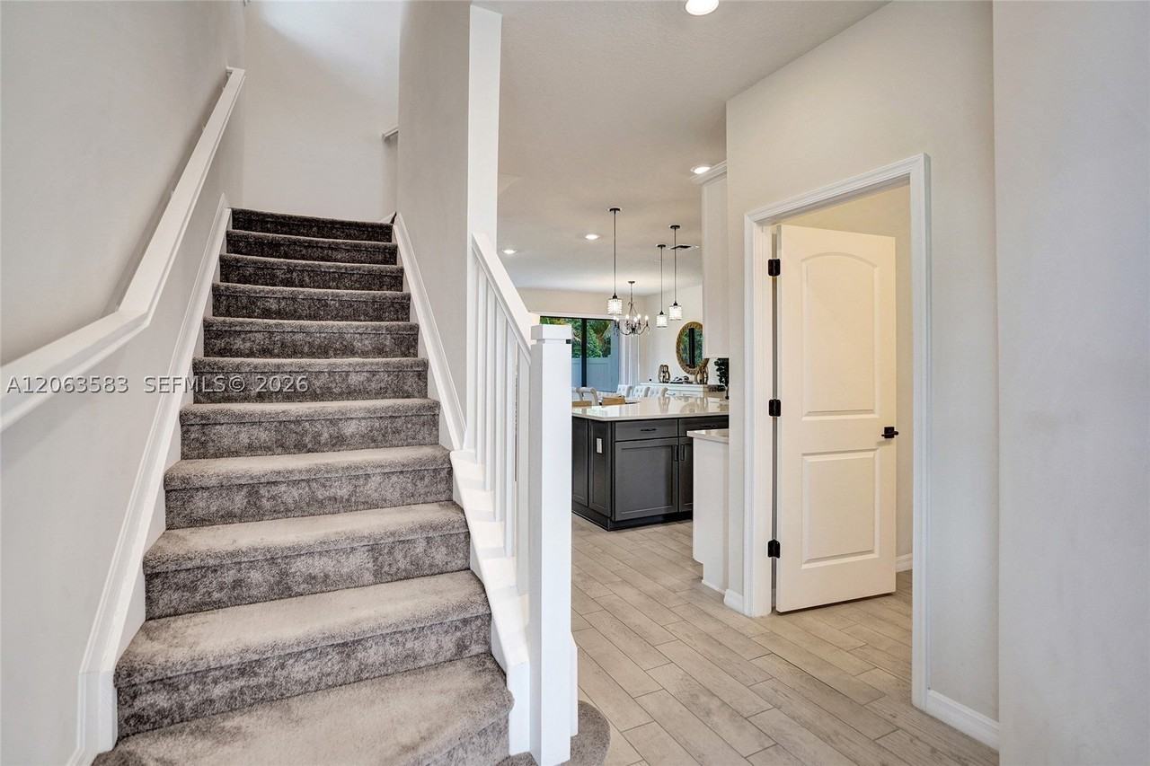 8193 Cinch Way - Photo 6 of 50