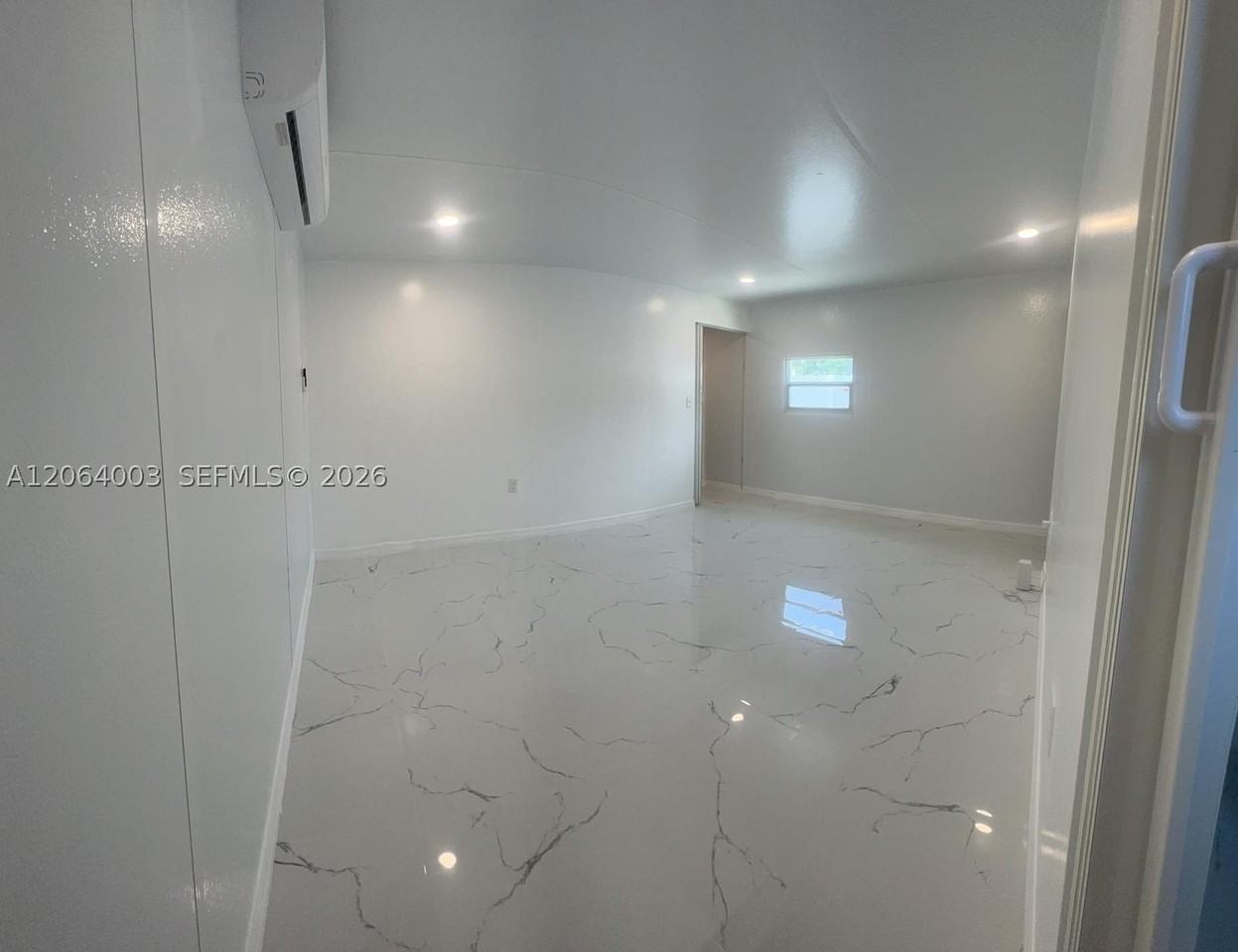 9625 Nw 36th Ave - Photo 4 of 15
