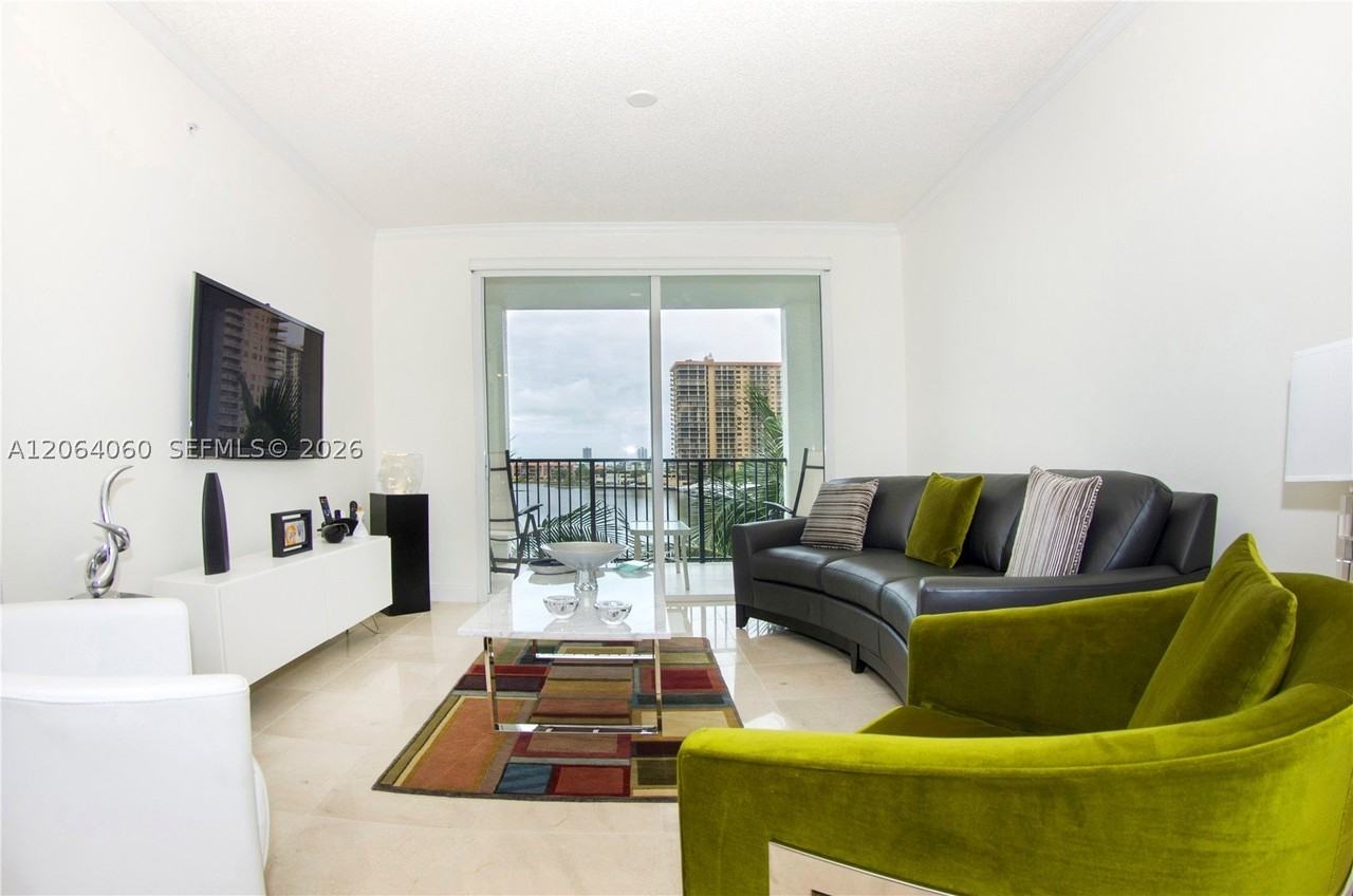 17150 N Bay Rd #2408 - Photo 3 of 43