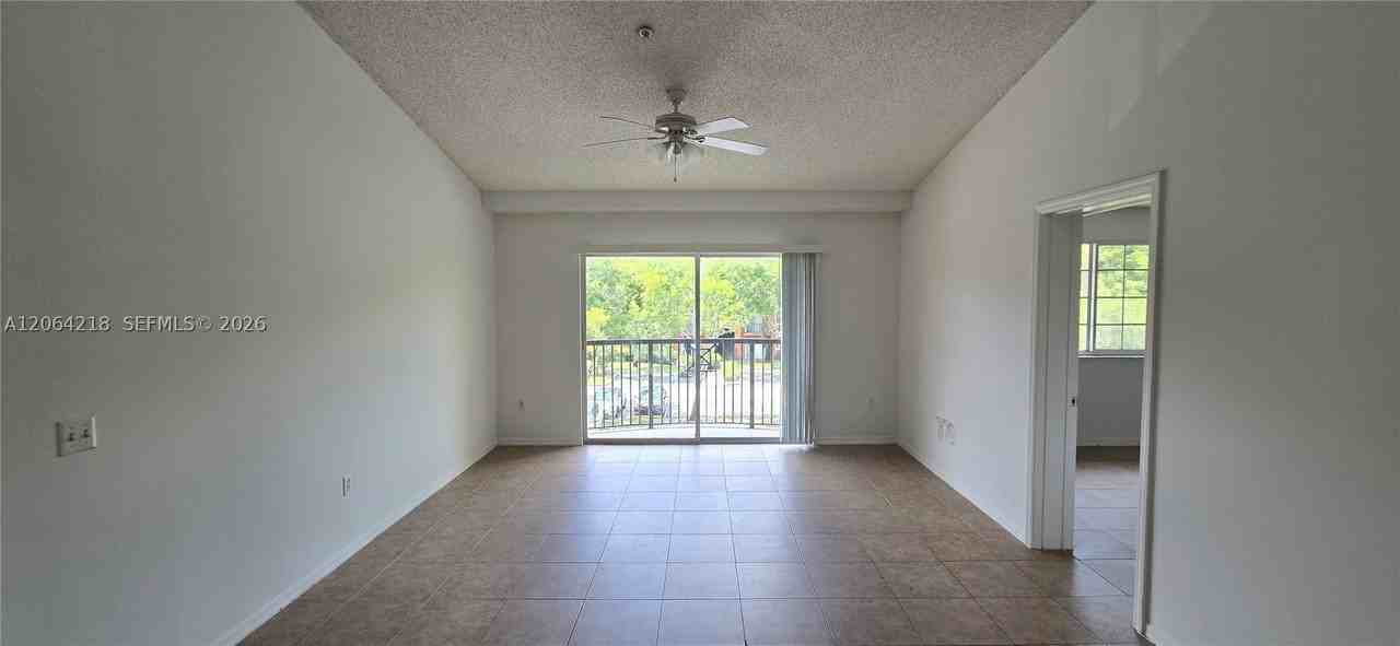 4149 N Haverhill Rd #1619 - Photo 3 of 41