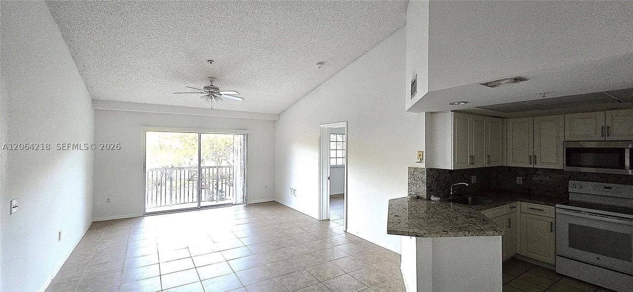 4149 N Haverhill Rd #1619 - Photo 5 of 41