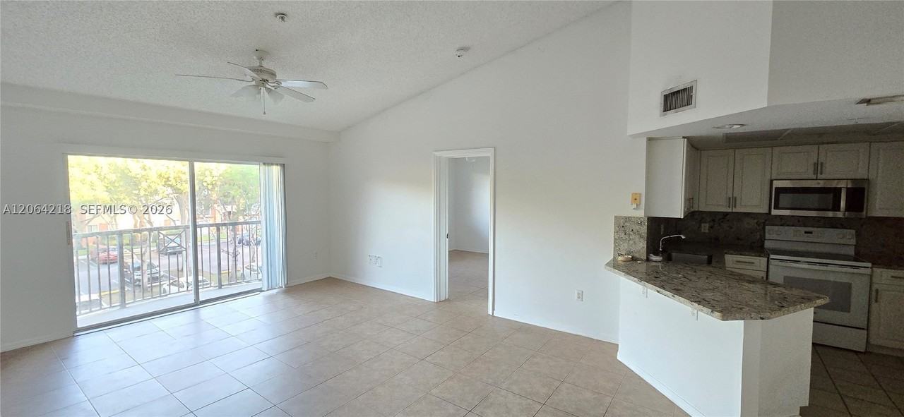 4149 N Haverhill Rd #1619 - Photo 6 of 41