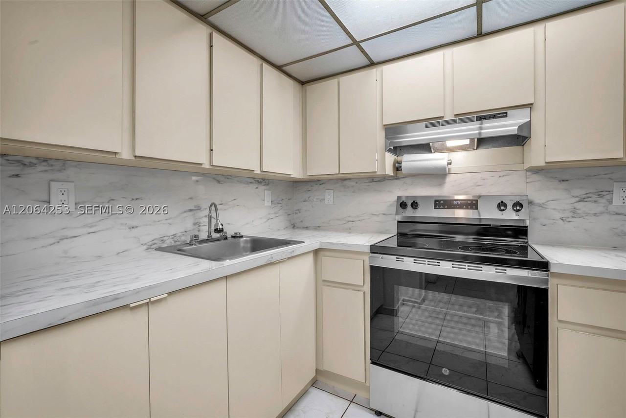 5249 Nw 7th St #416 - Photo 5 of 22