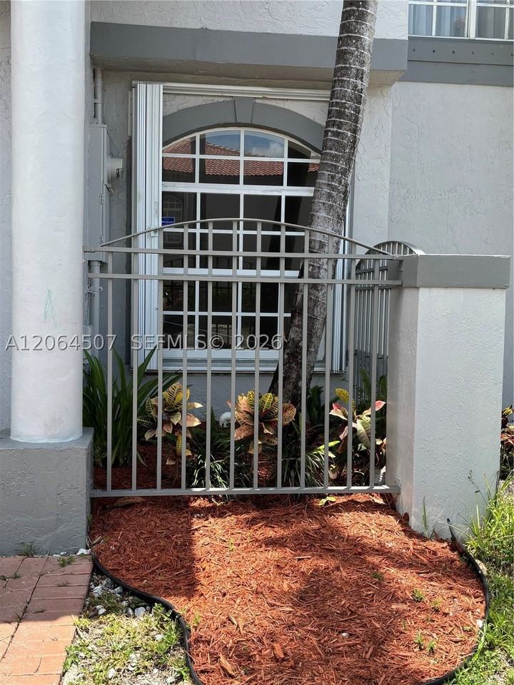 11440 Nw 50th Ter - Photo 4 of 50