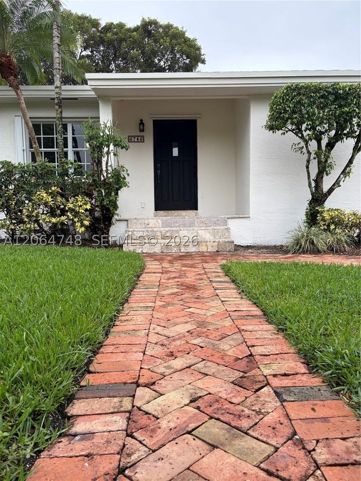 6746 Sw 32nd Ter - Photo 2 of 26