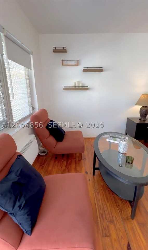 644 Meridian Ave #10 - Photo 3 of 8