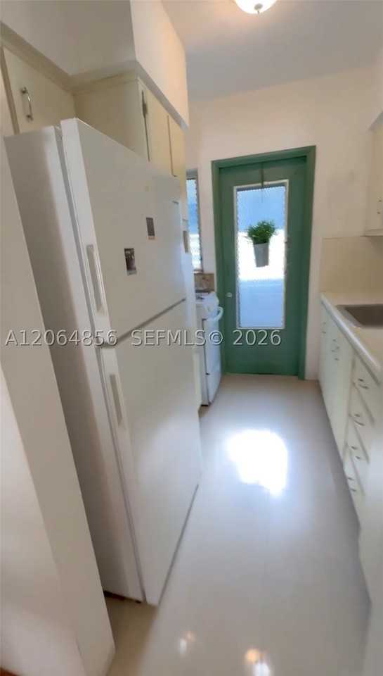 644 Meridian Ave #10 - Photo 4 of 8