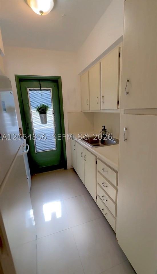 644 Meridian Ave #10 - Photo 5 of 8