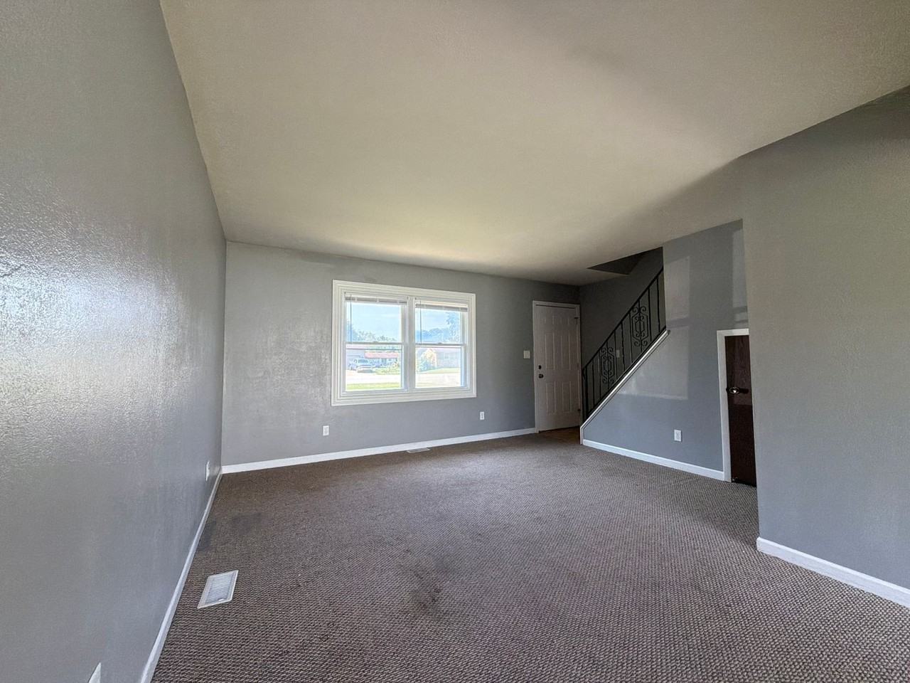 1406 County Road 6 E - Photo 2 of 22