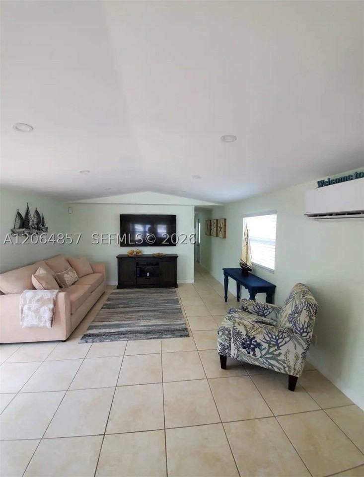 200 Buttonwood Ave - Photo 7 of 34