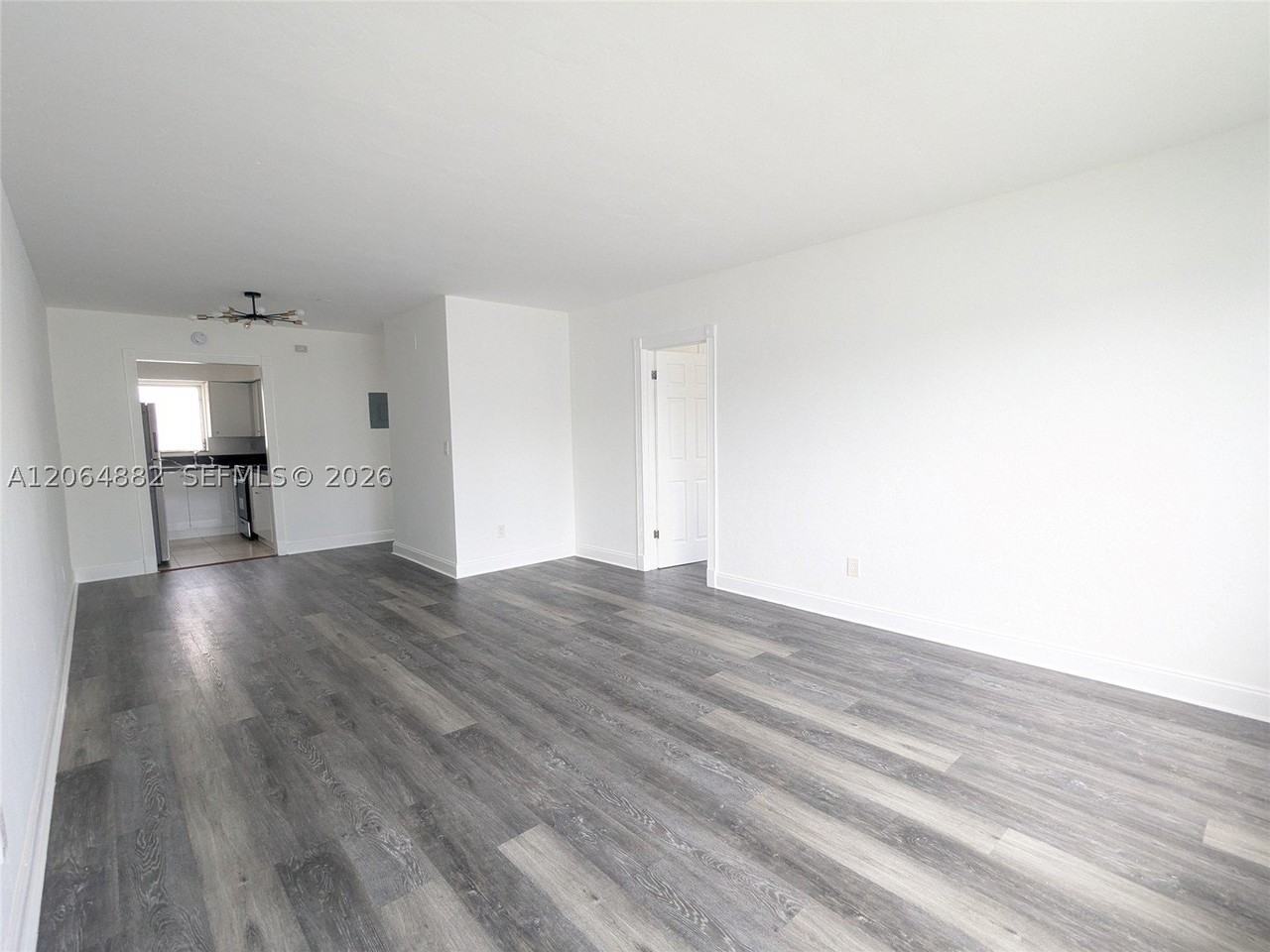 7805 Crespi Blvd #4 - Photo 3 of 17
