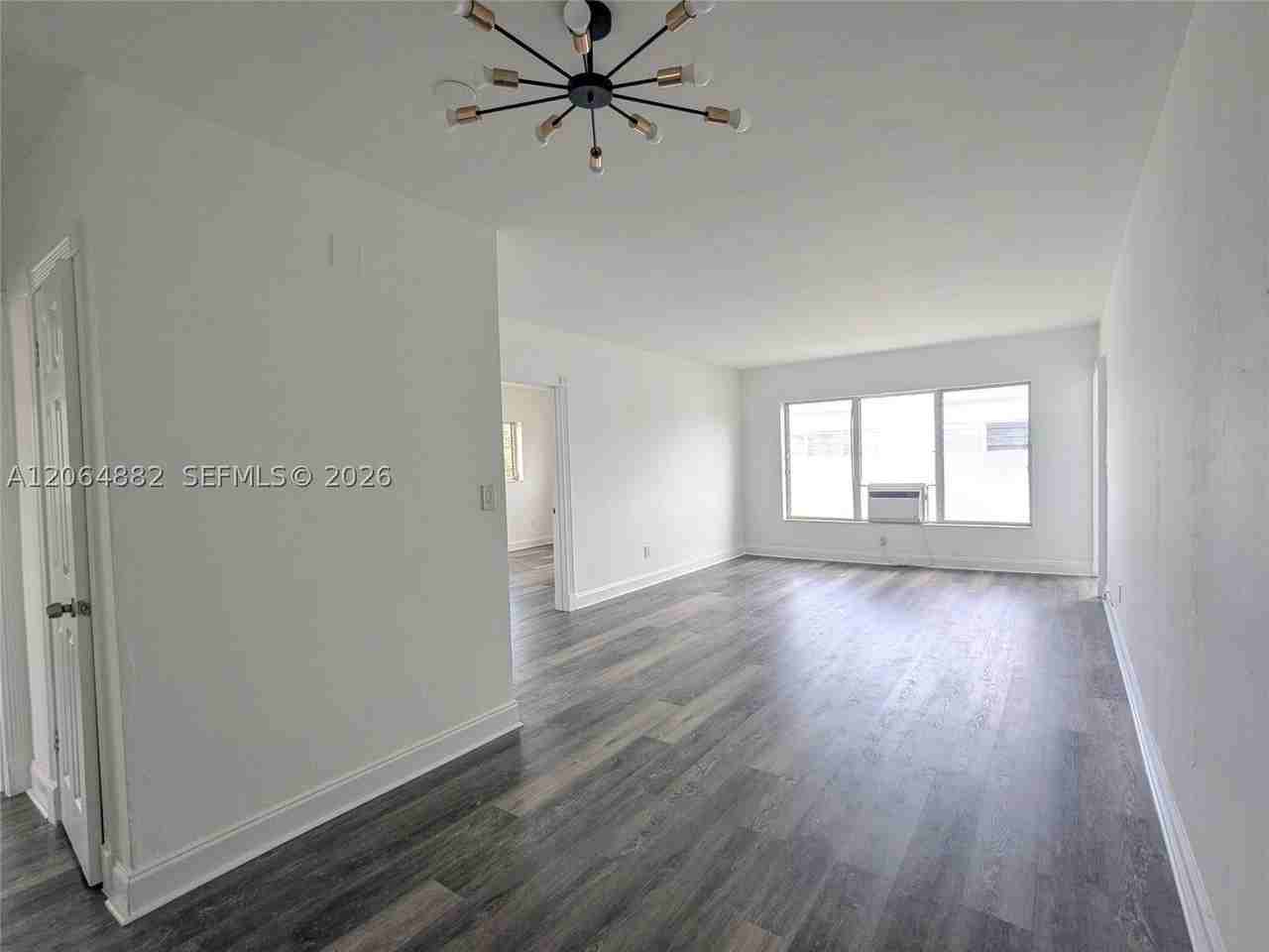7805 Crespi Blvd #4 - Photo 6 of 17