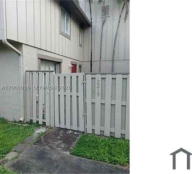 2219 Nw 56th Ave #2B - Photo 3 of 4