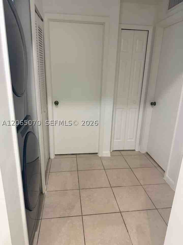 945 Ne 33rd Ter #201 - Photo 4 of 4