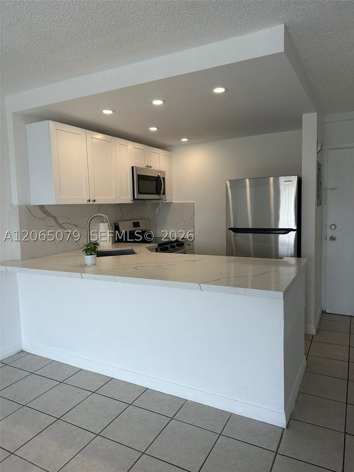 801 Nw 47th Ave #608W - Photo 5 of 21