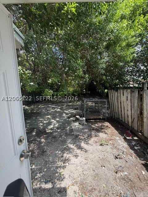 1861 Nw 49th St - Photo 6 of 8