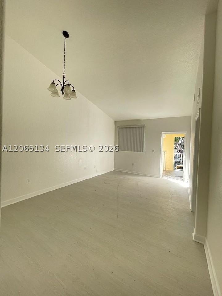 2903 Se 17th Ave #206 - Photo 3 of 19
