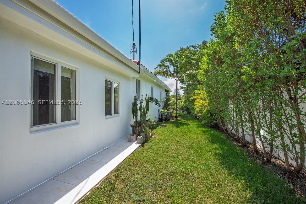 1450 Sw 20th Ave #1450 - Photo 5 of 35