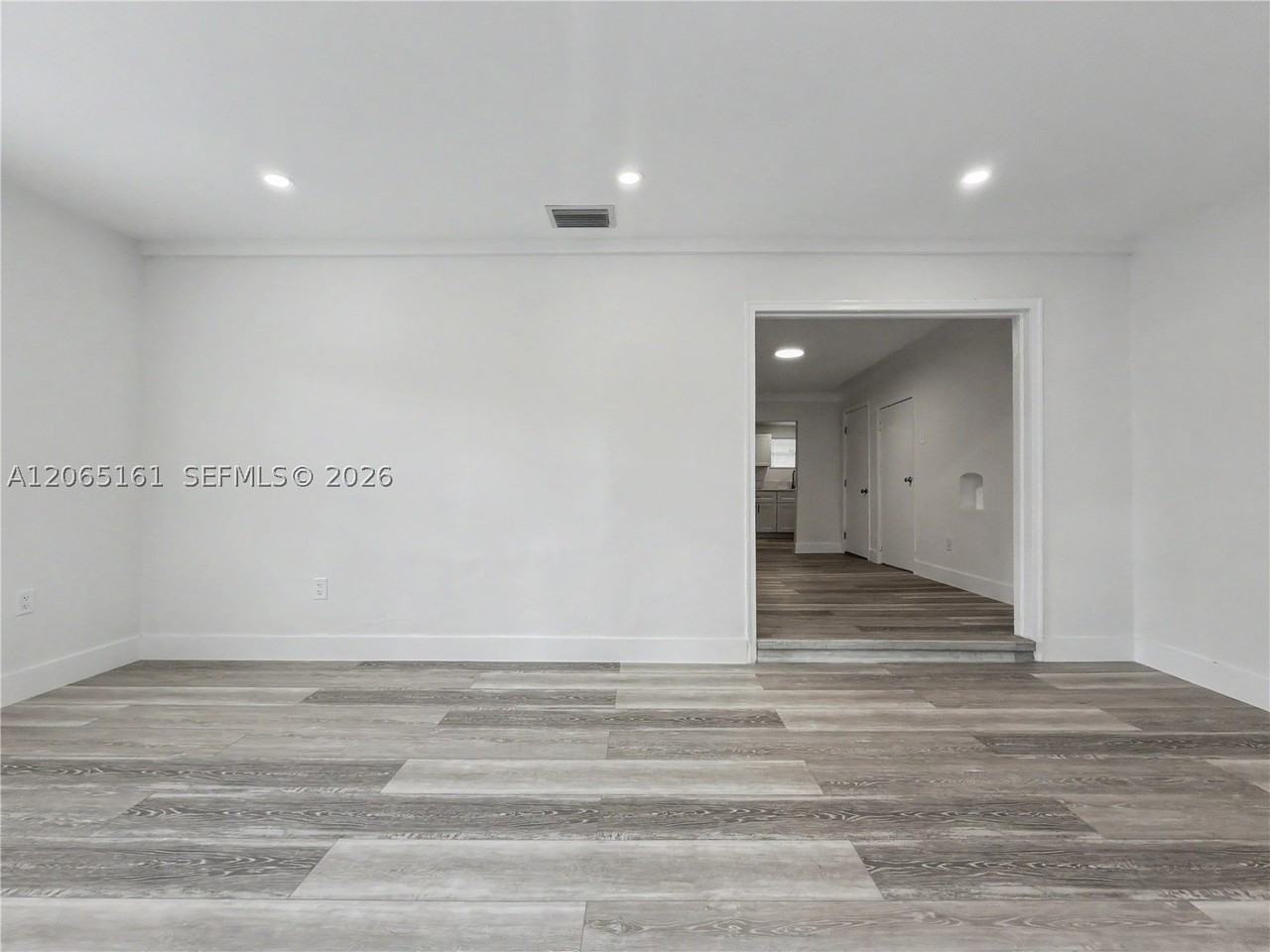 228 Nw 39th St #0 - Photo 2 of 26