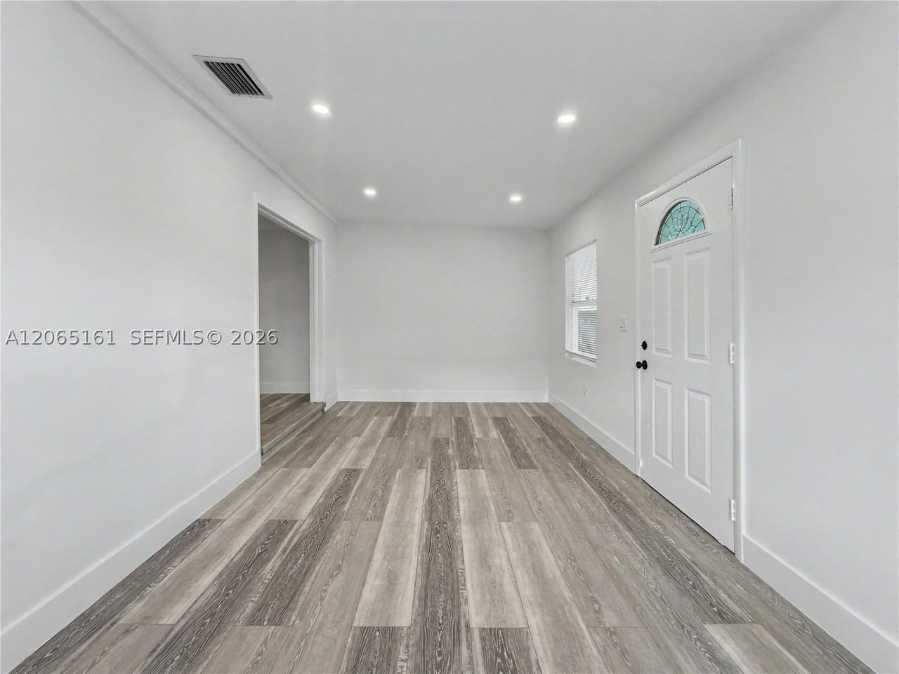 228 Nw 39th St #0 - Photo 3 of 26