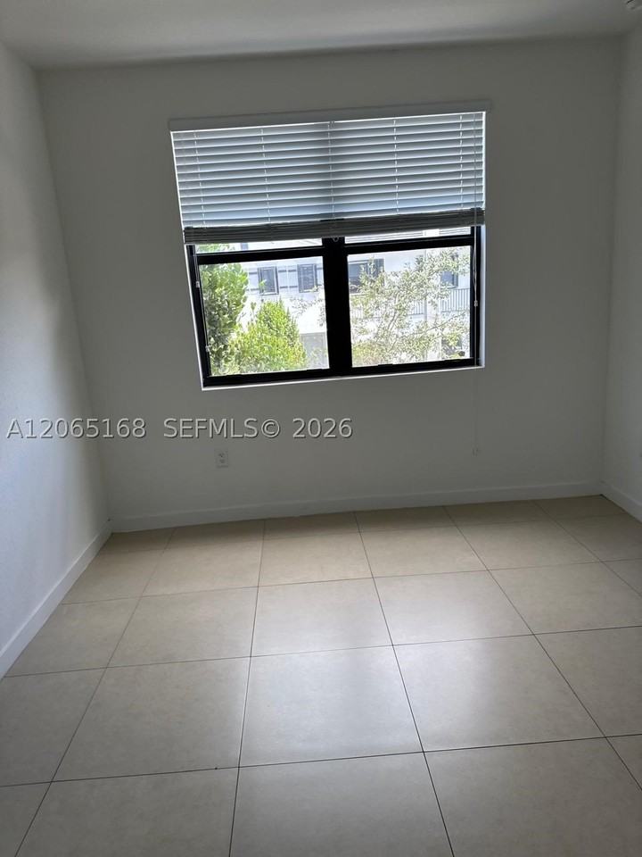 13371 Sw 251st Ter #101 - Photo 6 of 8