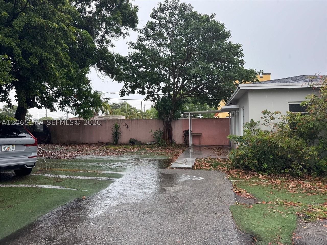 2380 Nw Flagler Ter #R - Photo 2 of 12