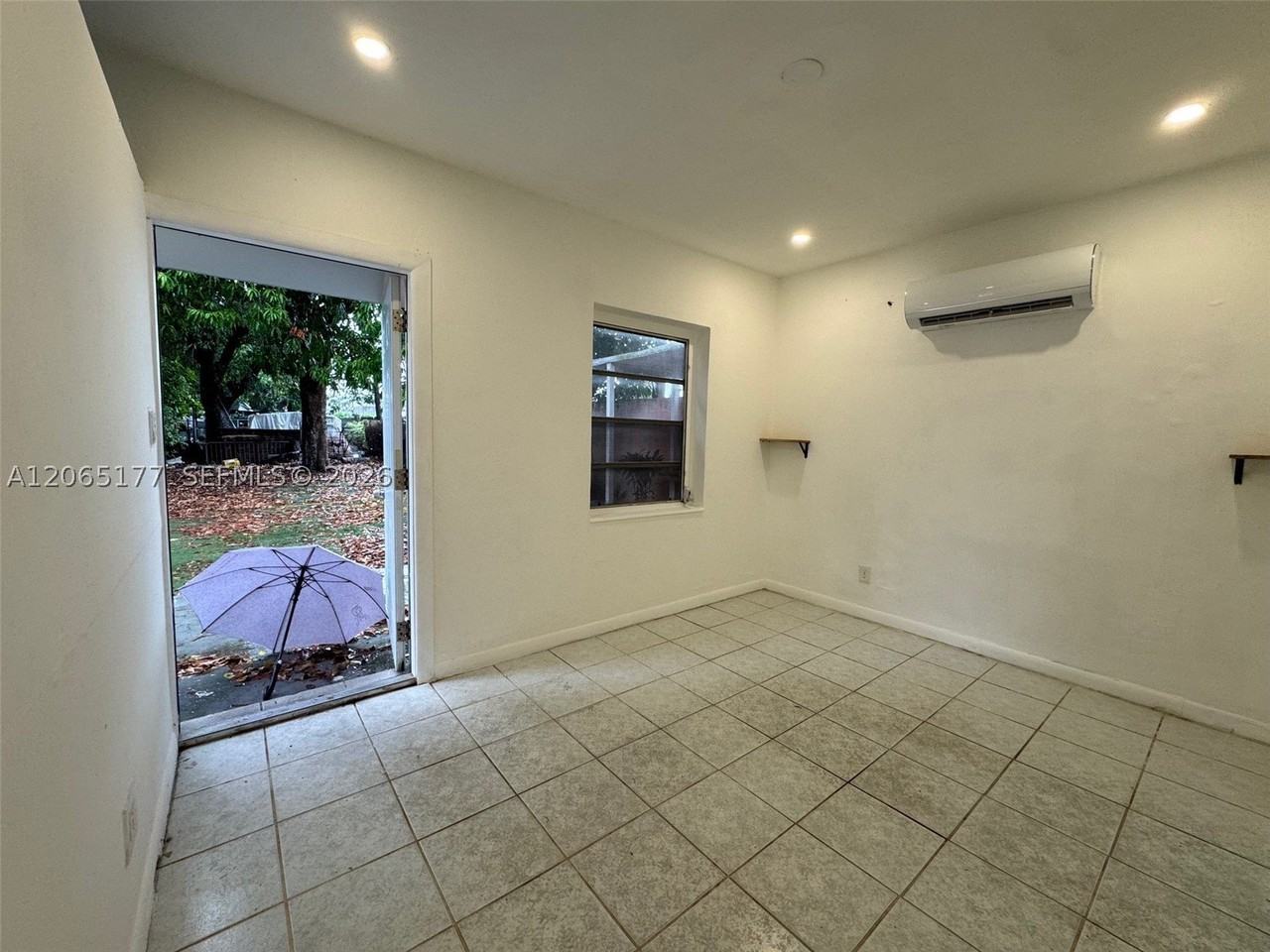2380 Nw Flagler Ter #R - Photo 4 of 12