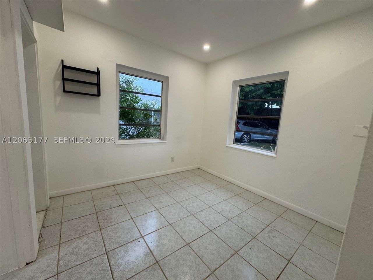 2380 Nw Flagler Ter #R - Photo 5 of 12