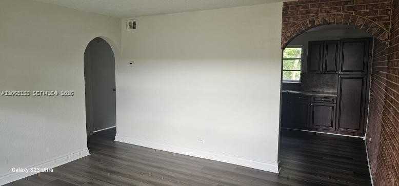 6012 Sw 33rd St #103 - Photo 3 of 9