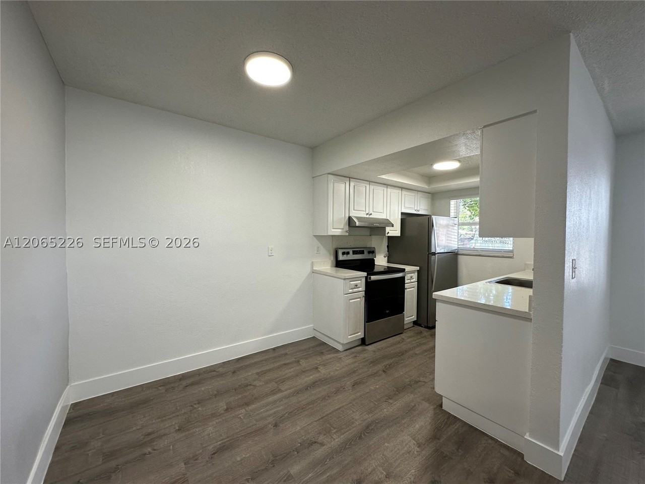 3660 Ne 11th Ave #4 - Photo 2 of 29