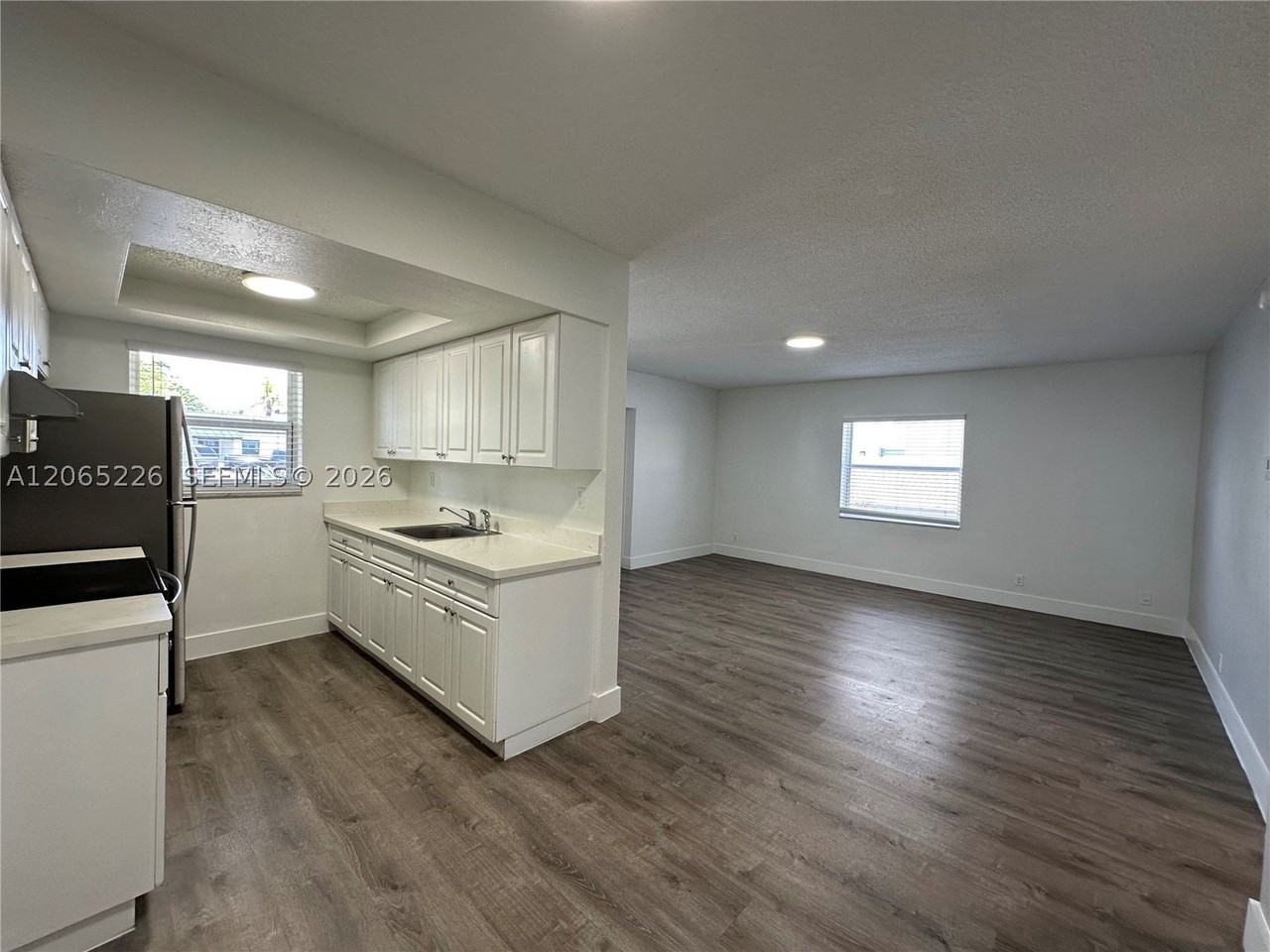 3660 Ne 11th Ave #4 - Photo 6 of 29