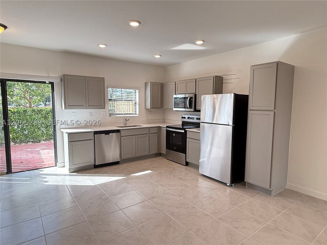 540 Ne 1st Dr #0 - Photo 4 of 18