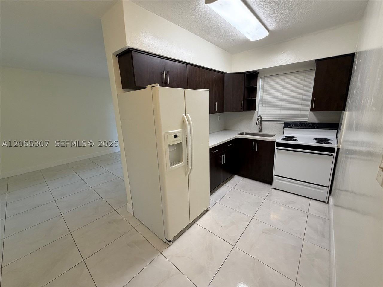 16150 Ne 19th Ct #2 - Photo 3 of 9