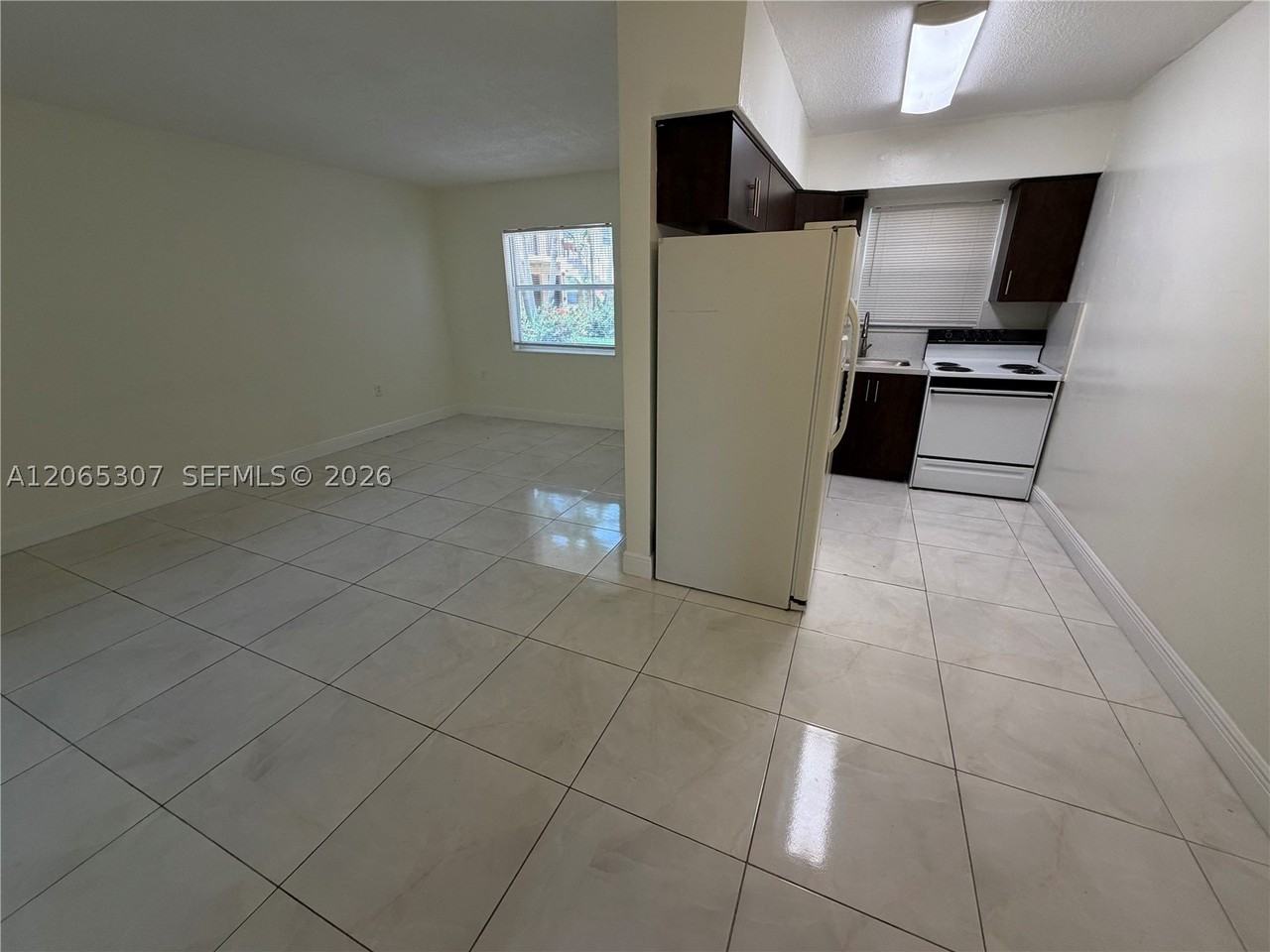16150 Ne 19th Ct #2 - Photo 4 of 9