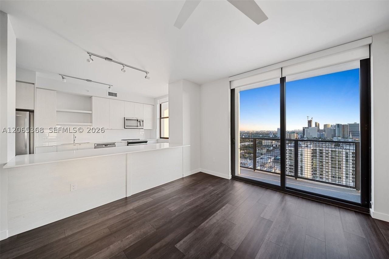 555 Ne 8th St #1801 - Photo 4 of 50