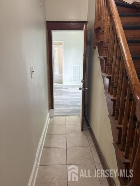 331 Somerset St - Photo 2 of 13