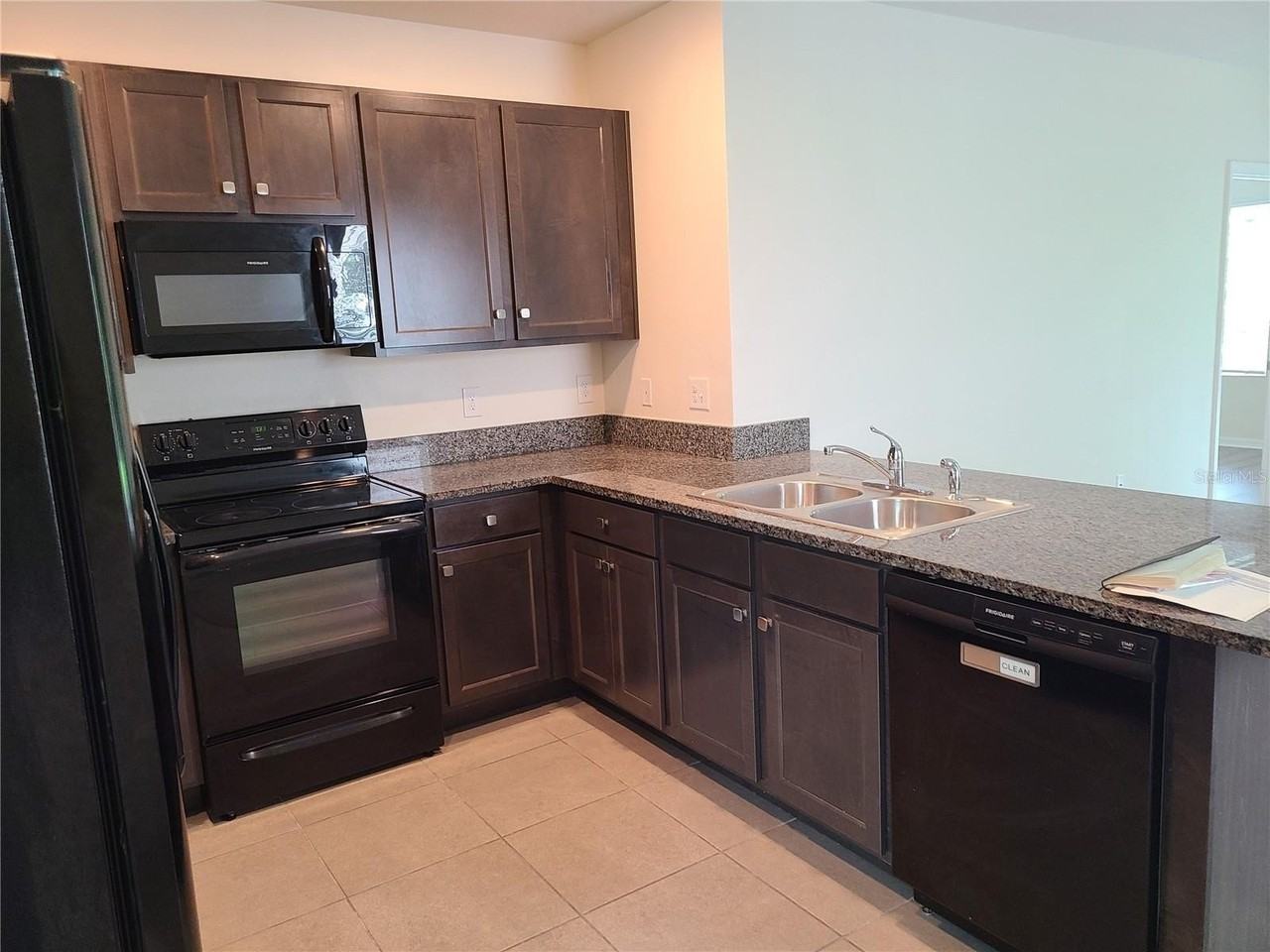 5327 San Palermo Dr - Photo 4 of 18
