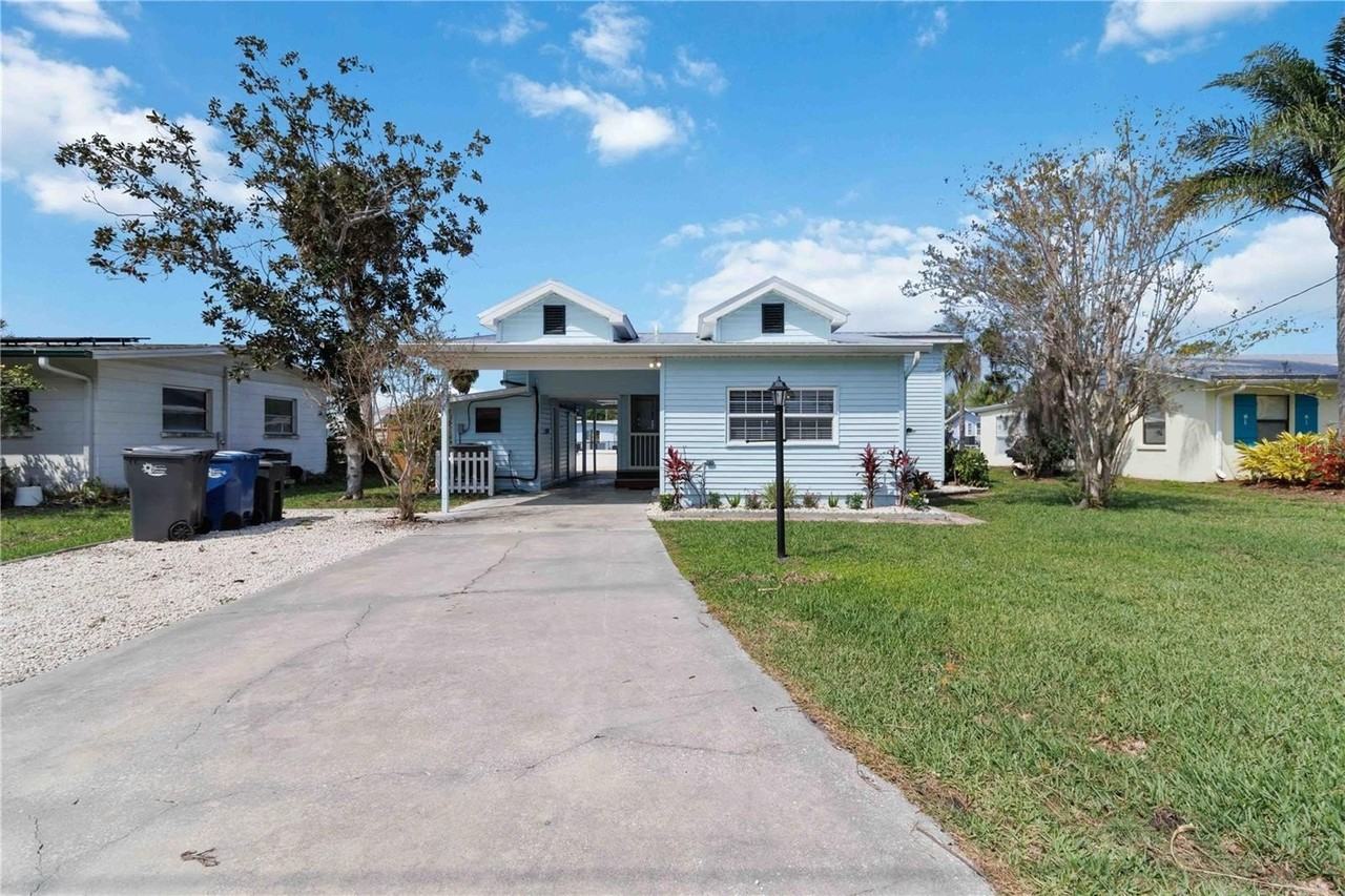 607 Manatee Ave - Photo 3 of 50